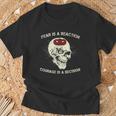 El Miedo Es Una Reacción El Coraje Es Una Decisión Camiseta unisex Regalos para ancianos