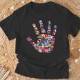 Flaggen Der Welt Handprint Travel Anti Racism T-Shirt Geschenke für alte Männer