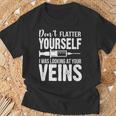Neous Flattez Pas Je Regardaisoseines Infirmières Aux Urgences T-Shirt Cadeaux pour les vieillards
