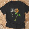 Tournesol Papillon Pour La Sensibilisation À La Maladie De Meniere T-Shirt Cadeaux pour les vieillards