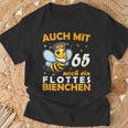 Women's 65Th Birthday With 65 Years Still A Bee Motif T-Shirt Geschenke für alte Männer