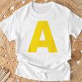 Letter A Yellow Chipmunk Costume Group Carnival A Red T-Shirt Geschenke für alte Männer